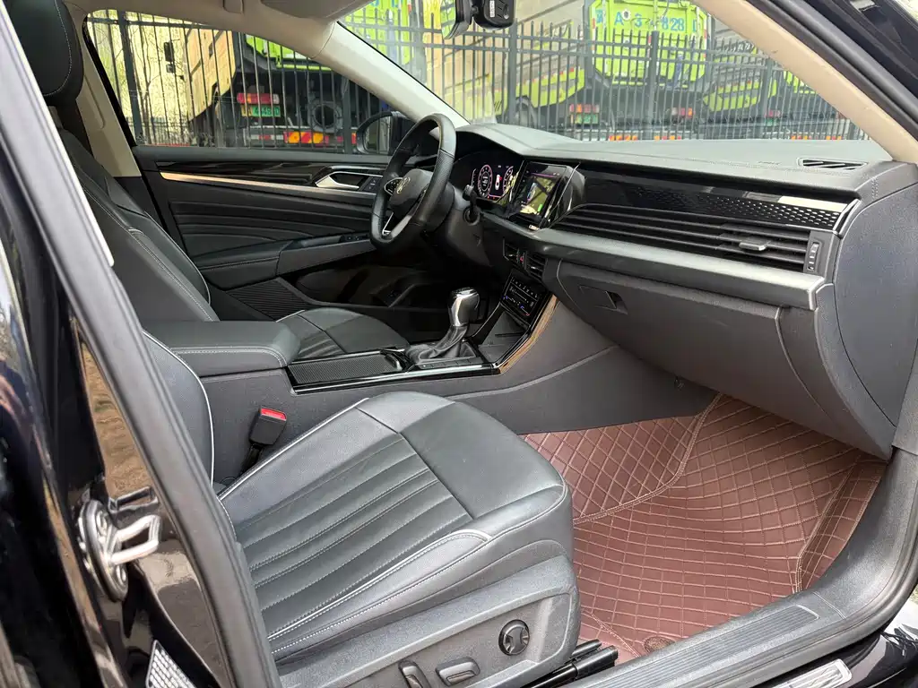 Passat 2023 facelift 330TSI Star Elite Edition купить на сайте DeffCars