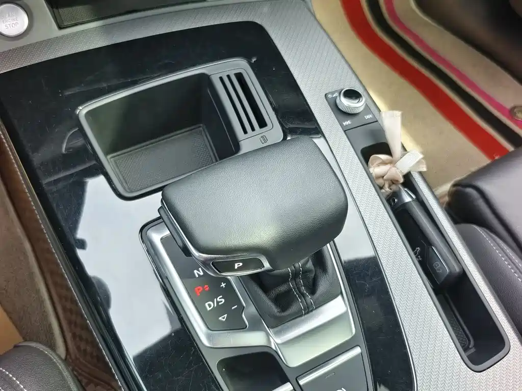 Audi Q5L 2024 40 TFSI luxury and dynamic model купить на сайте DeffCars