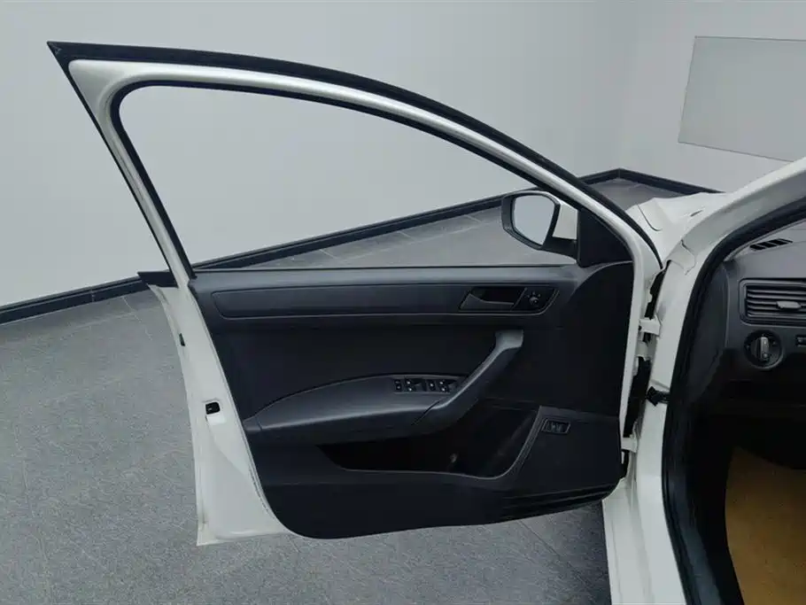 Santana 2021 1.5L automatic fashion version купить на сайте DeffCars