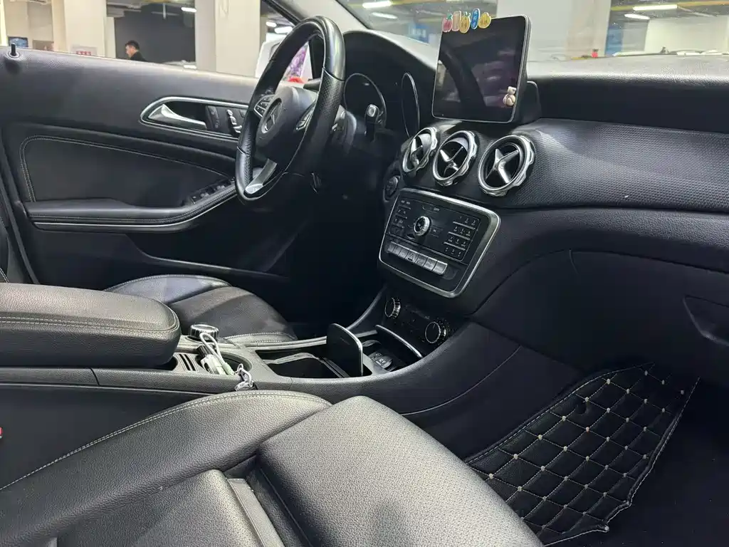 Mercedes-Benz GLA 2018 GLA 200 Dynamic купить на сайте DeffCars