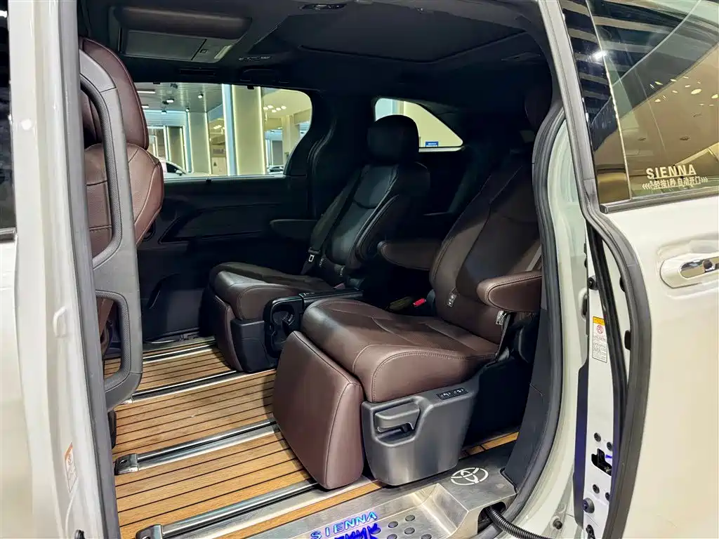 SIENNA 2023 2.5L Hybrid Platinum Edition купить на сайте DeffCars