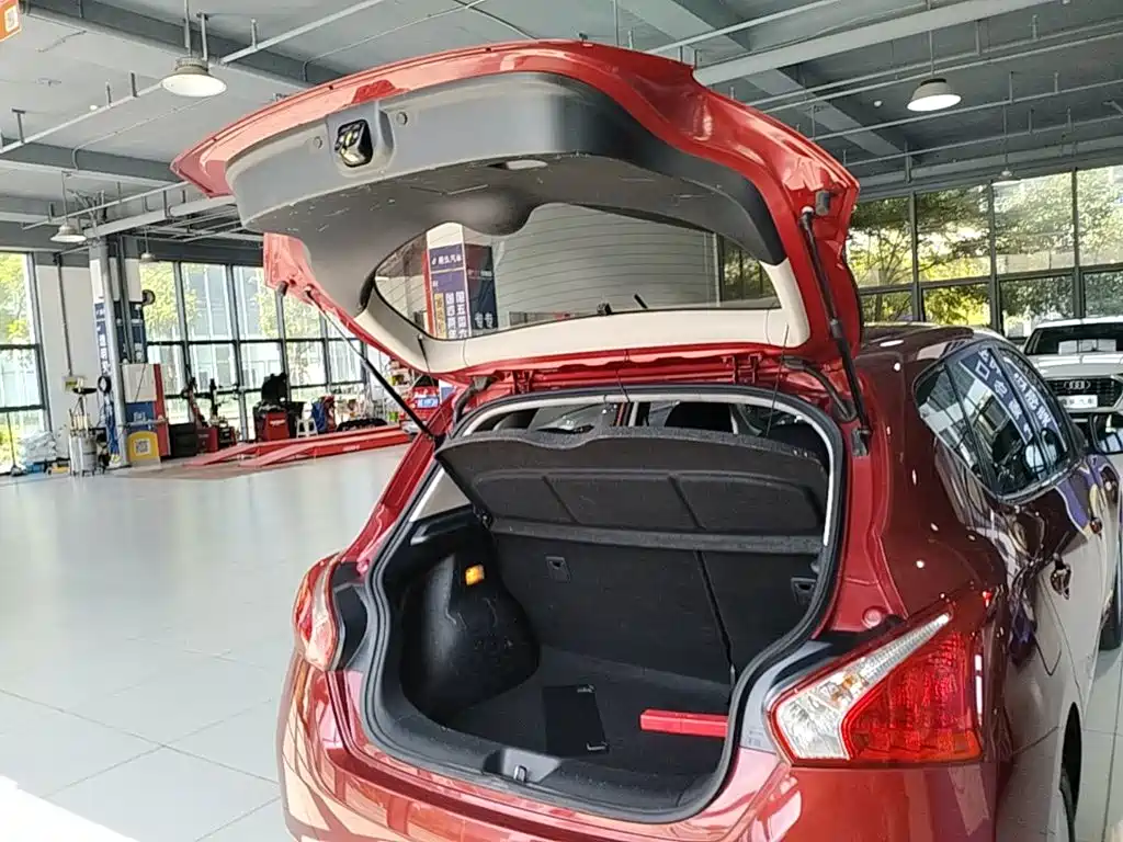 Tiida 2014 1.6L CVT comfort model купить на сайте DeffCars
