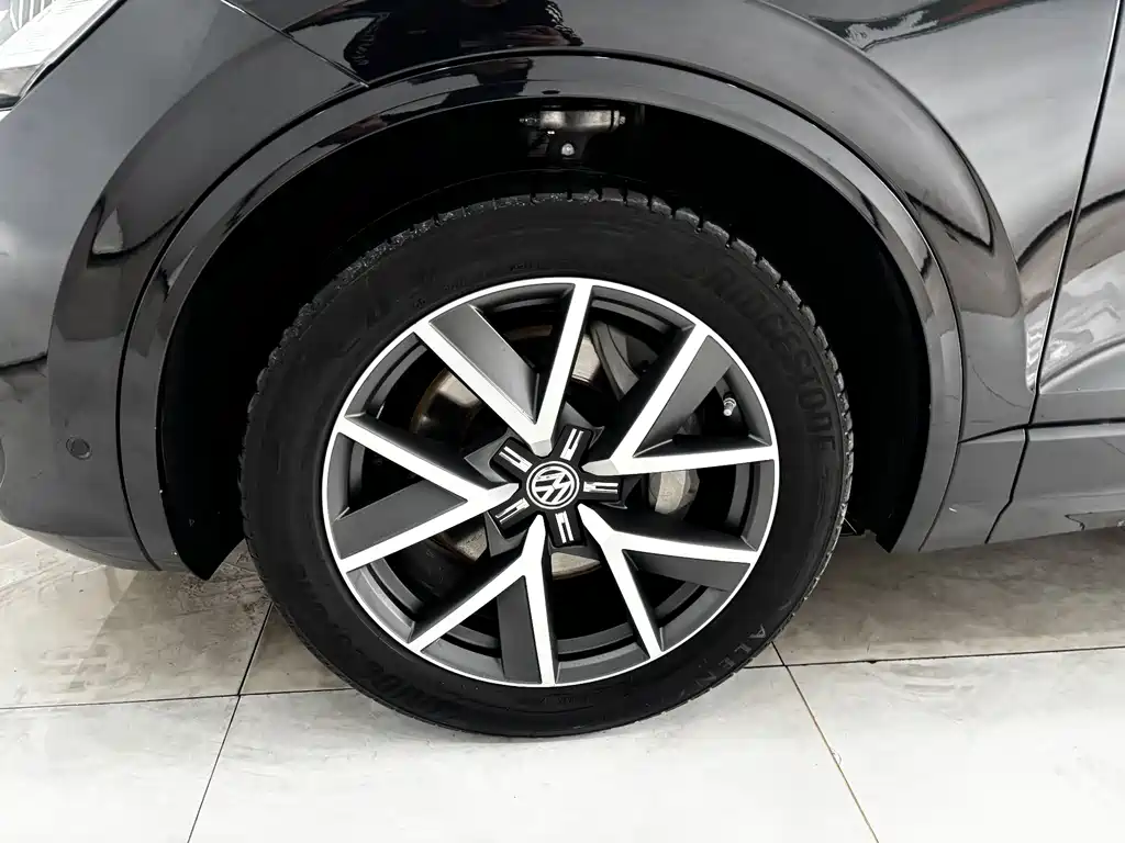 Touareg 2019 3.0TSI Ruifeng Edition National V купить на сайте DeffCars