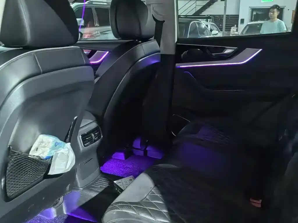 Hongqi HS5 2019 2.0T Zhilian Qixiang four-wheel drive version купить на сайте DeffCars