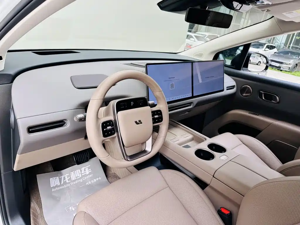 Ideal i8 2025 Standard Edition купить на сайте DeffCars