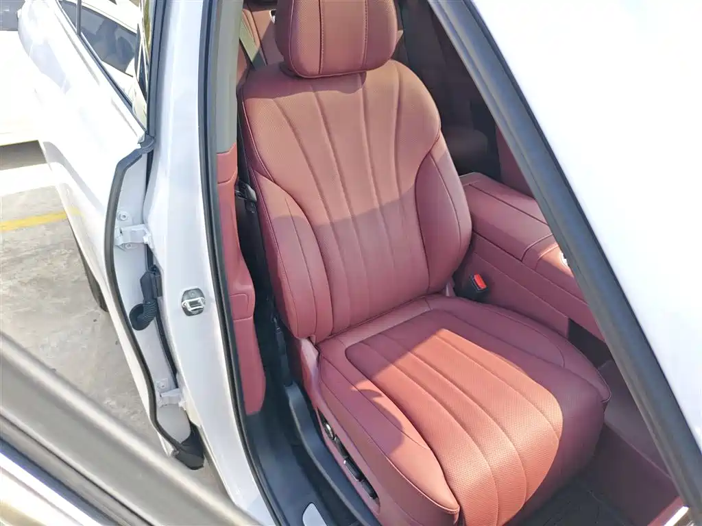Wenjie M7 2026 Pure Electric Max Long Range Edition 5-seater 192-line lidar) купить на сайте DeffCars