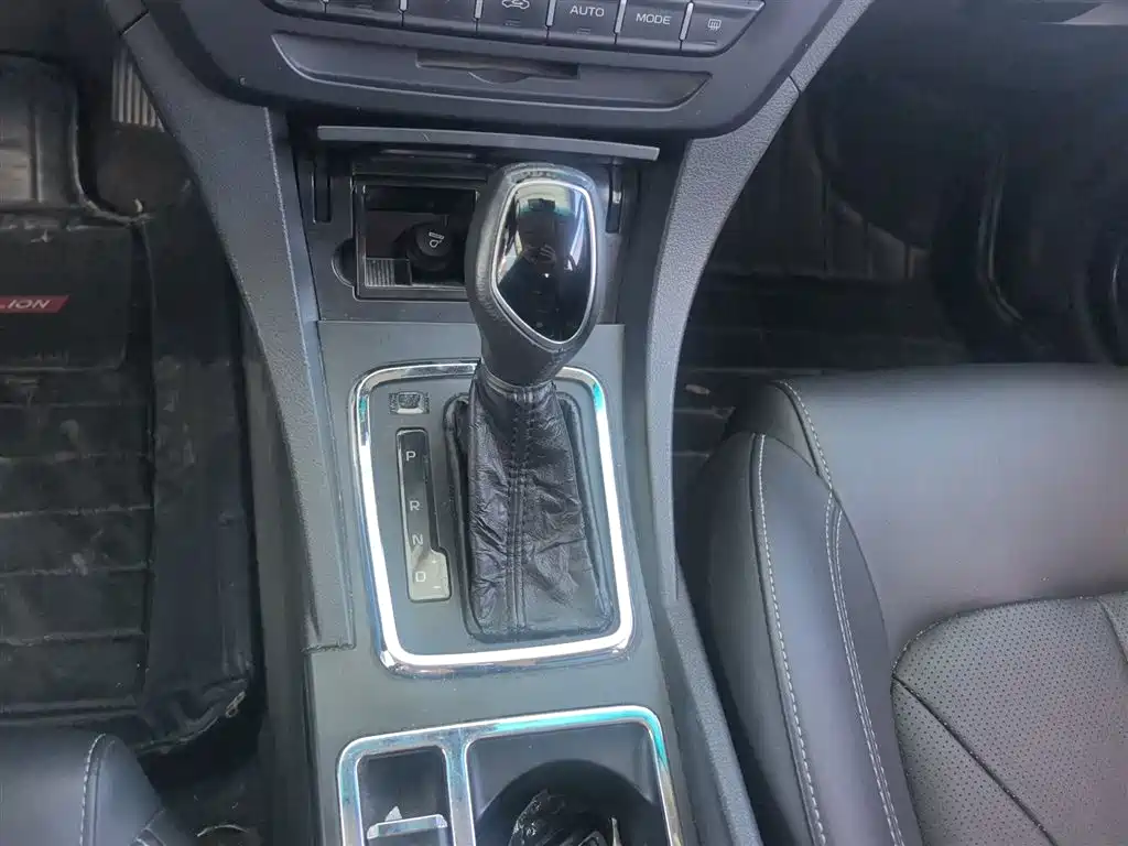 Emgrand 2017 Sedan Million Model 1.5L CVT Upward Version купить на сайте DeffCars