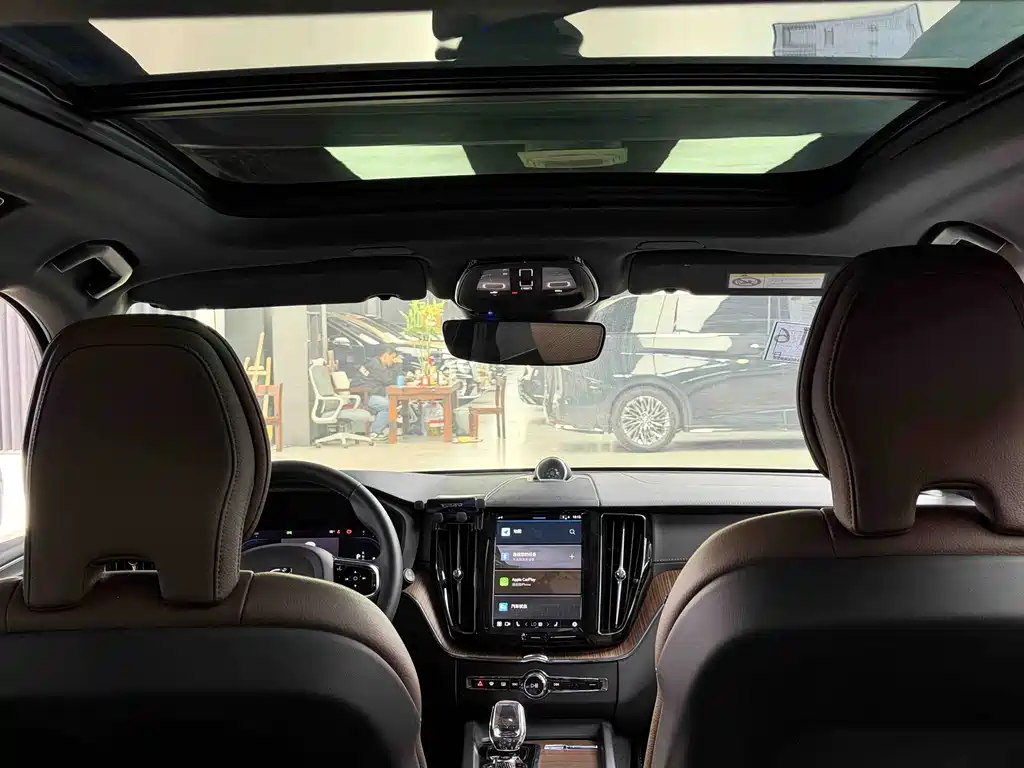 Volvo XC60 2024 B5 four-wheel drive Zhiyuan Deluxe Edition купить на сайте DeffCars
