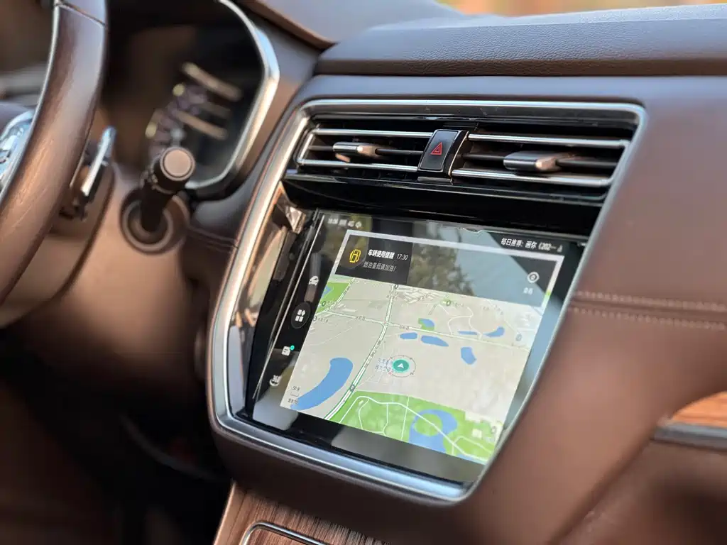 Roewe RX8 2018 30T Intelligent Network 2WD Extreme Edition купить на сайте DeffCars