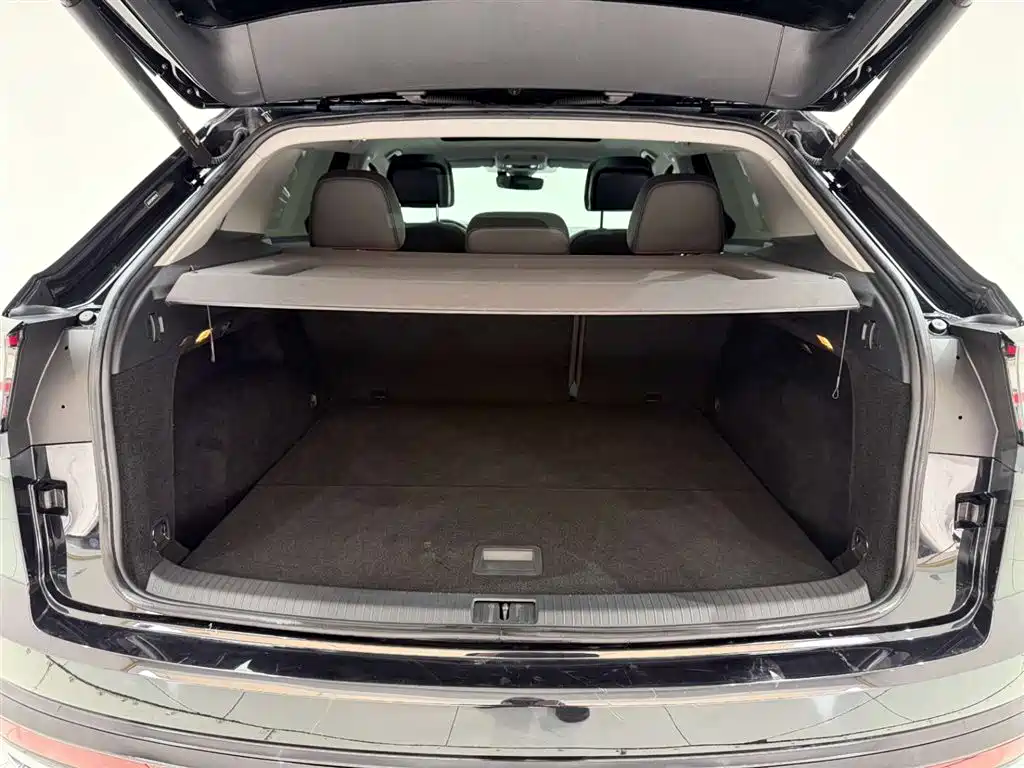 Touron 2024 Touron X 380TSI four-wheel drive luxury version купить на сайте DeffCars