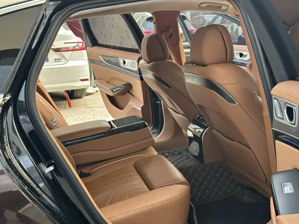 Hongqi H9 2024 2.0T Qichang Luxury Business Edition купить на сайте DeffCars
