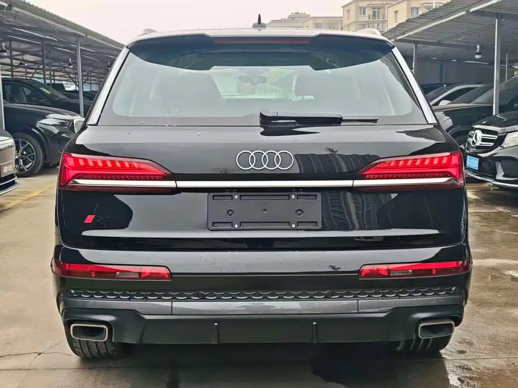 Audi Q7 2025 55 TFSI quattro S line sports купить на сайте DeffCars
