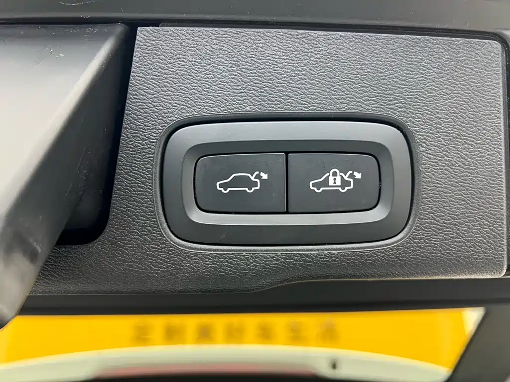 Volvo XC60 2023 B5 four-wheel drive Zhiyuan Sports Edition купить на сайте DeffCars