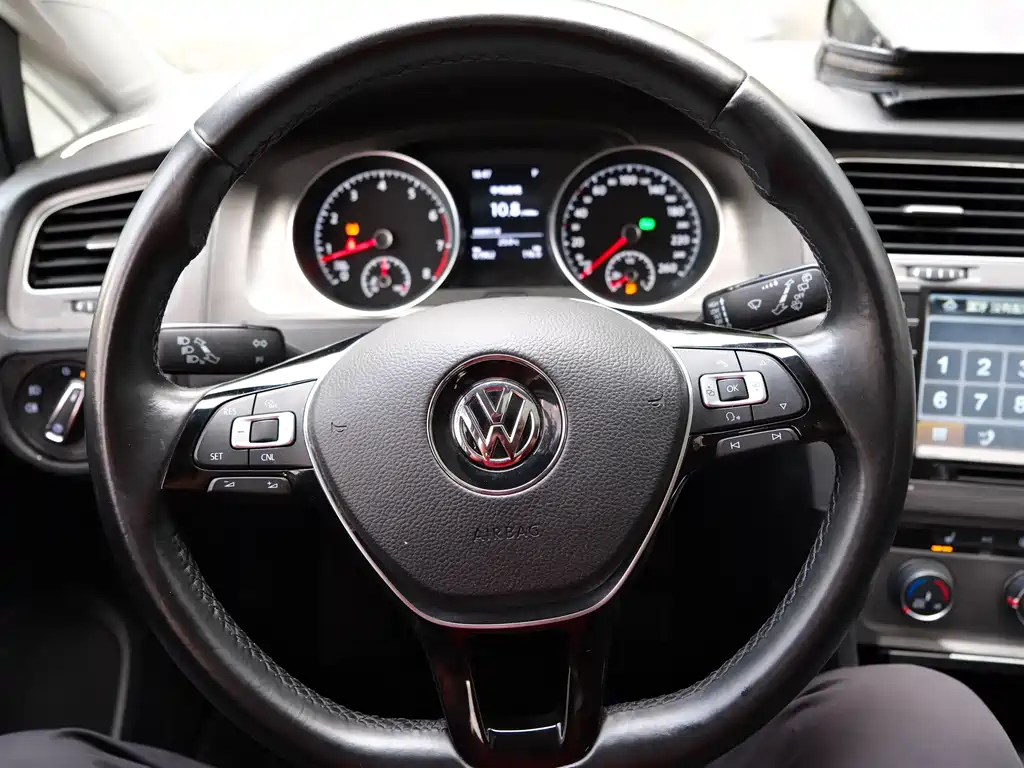 Golf 2014 1.4TSI automatic luxury model купить на сайте DeffCars