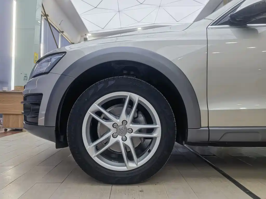 Audi Q5 2018 Collector's Edition 40 TFSI Technology купить на сайте DeffCars