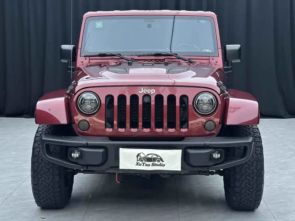 Wrangler 2012 3.6L Sahara four-door version купить на сайте DeffCars