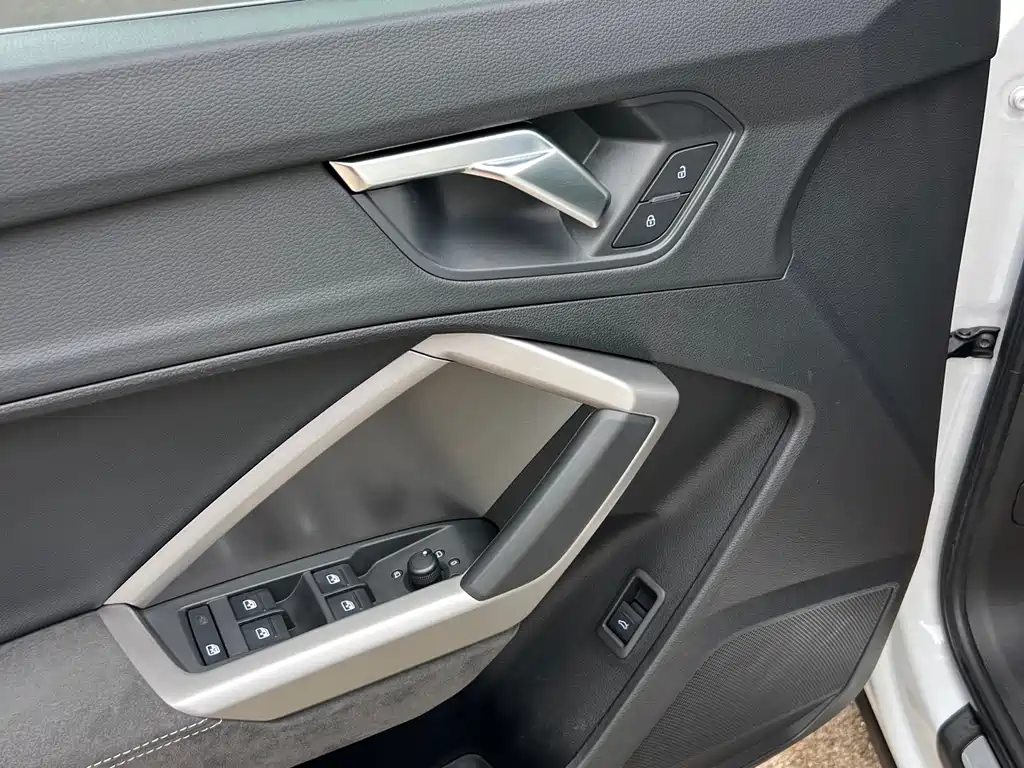 Audi Q3 2022 35 TFSI Fashionable and Dynamic купить на сайте DeffCars
