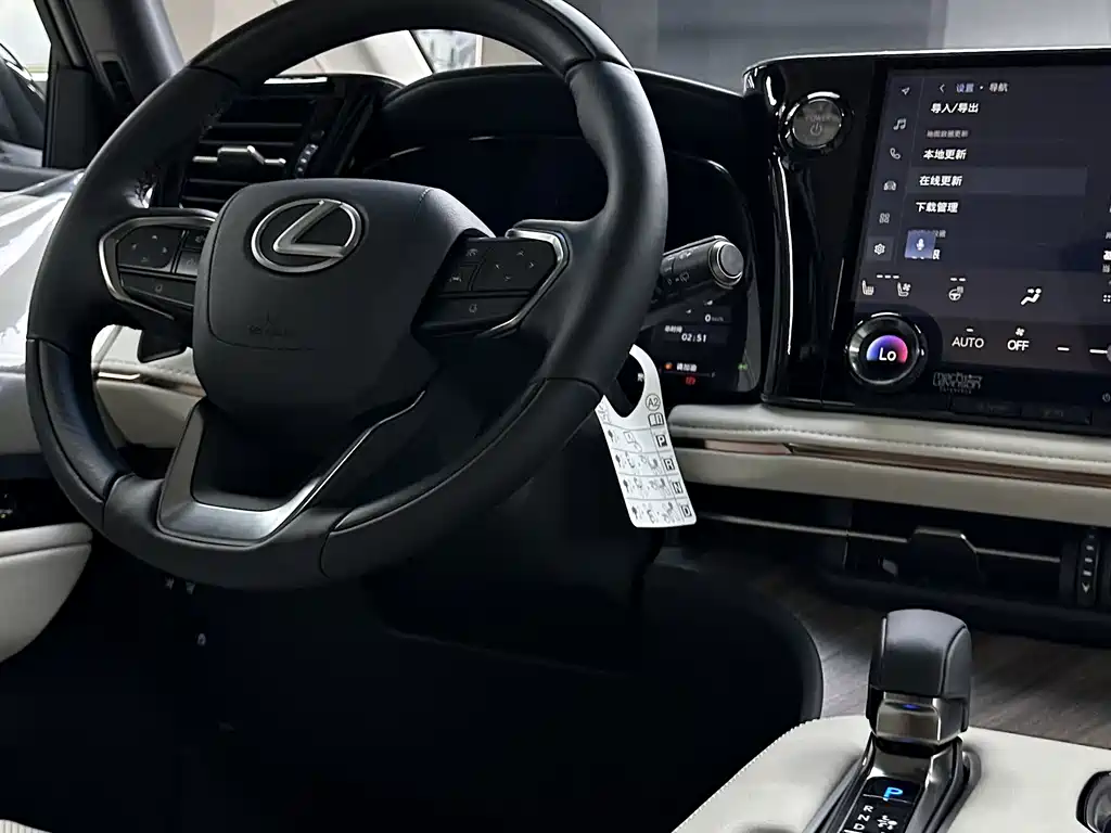 Lexus LM 2025 500h six-seater premium version купить на сайте DeffCars