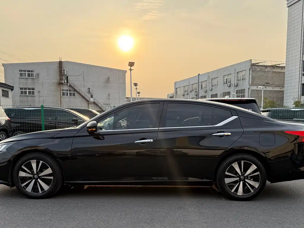Teana 2021 2.0L XL Upper AD1 Smart Travel Pilot Edition купить на сайте DeffCars