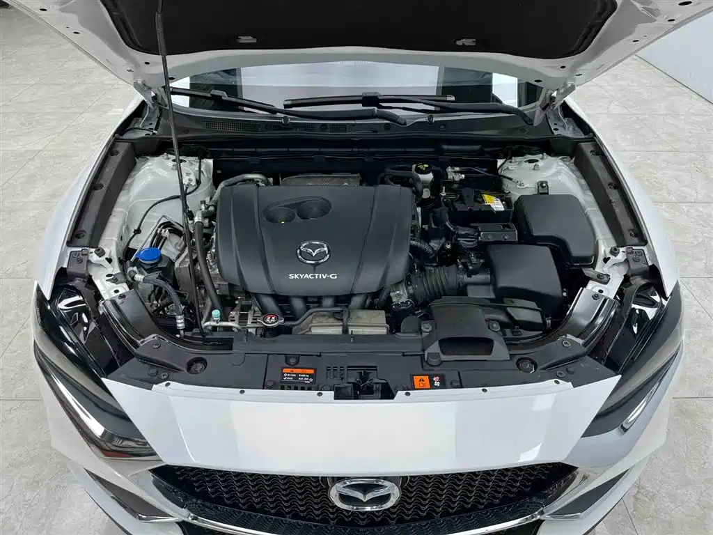 Mazda CX-4 2021 2.0L automatic two-wheel drive Blue Sky Vitality Edition купить на сайте DeffCars