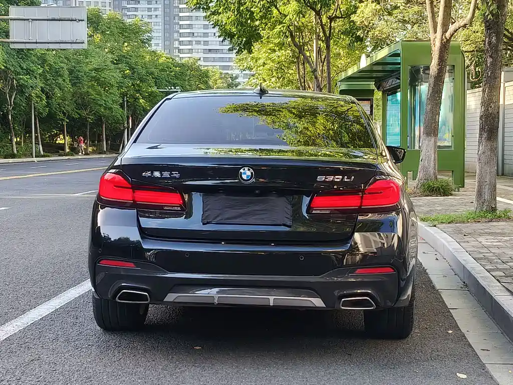 BMW 5 Series 2022 facelift 2 530Li leading M sports package купить на сайте DeffCars