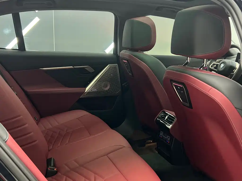 BMW 5 Series 2025 530Li Exclusive M Sports Package купить на сайте DeffCars