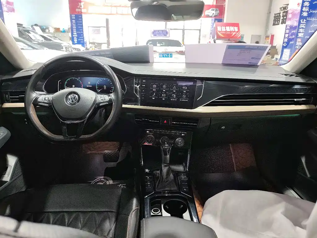 Passat 2019 330TSI Premium Edition National V купить на сайте DeffCars