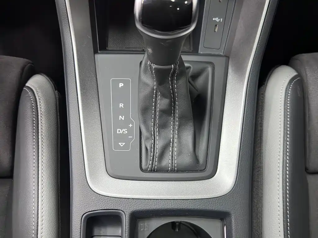 Audi Q3 2022 35 TFSI Fashionable and Dynamic купить на сайте DeffCars