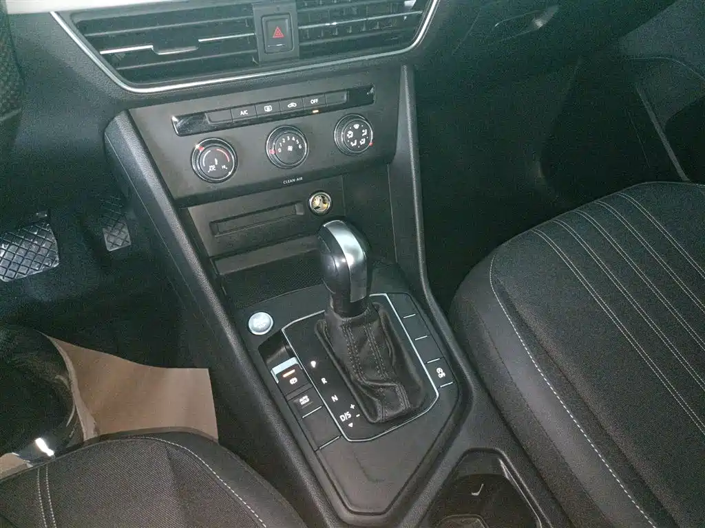 Tiguan L 2023 330TSI automatic two-wheel drive comfort version купить на сайте DeffCars