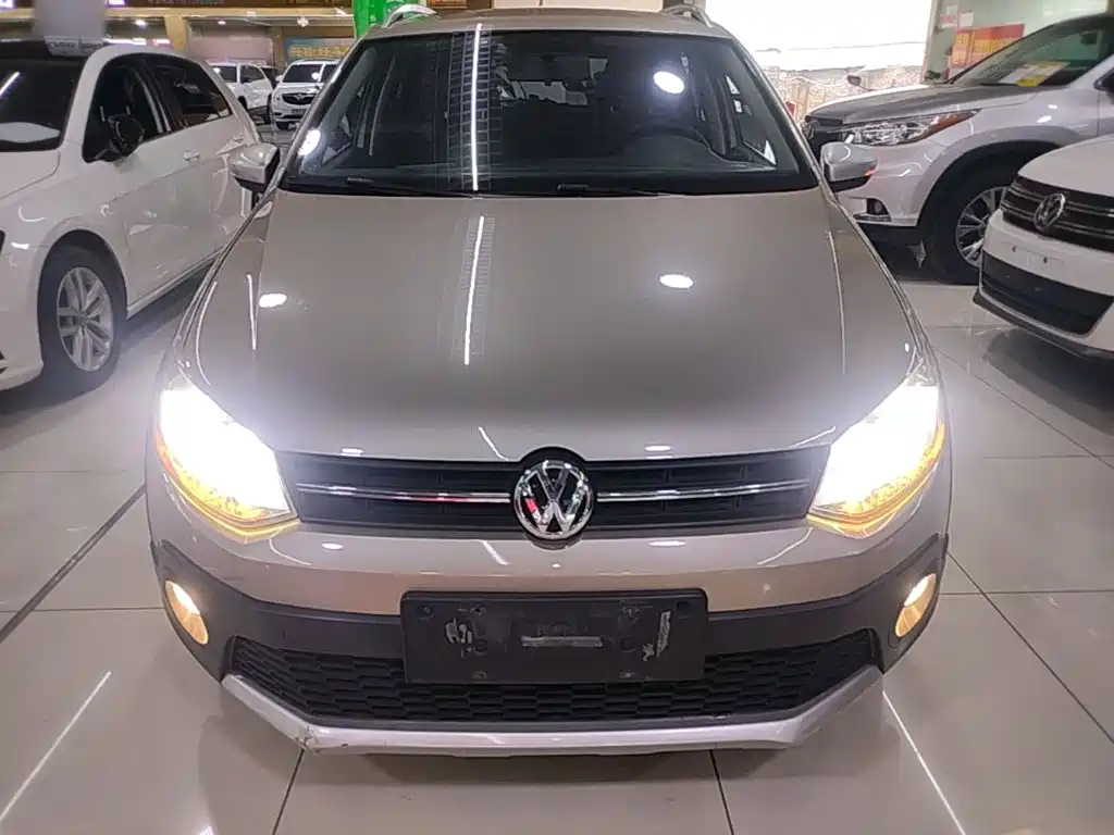 Polo 2016 1.4L Cross Polo automatic купить на сайте DeffCars