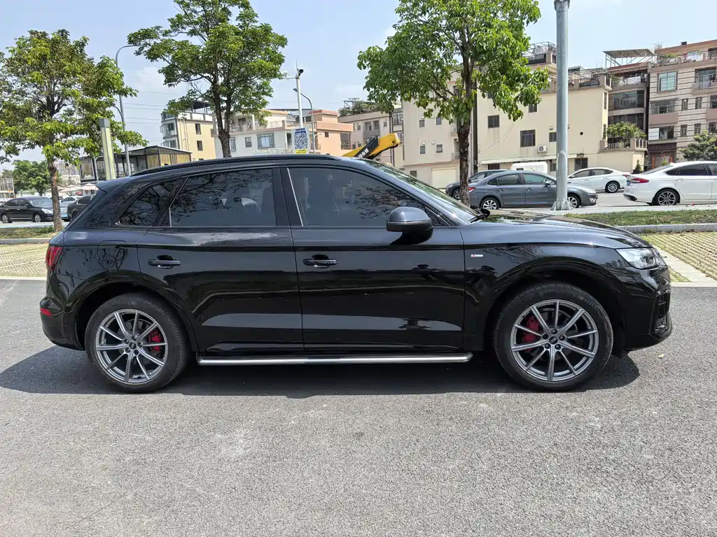 Audi Q5L 2022 facelift 45T premium dynamic model купить на сайте DeffCars