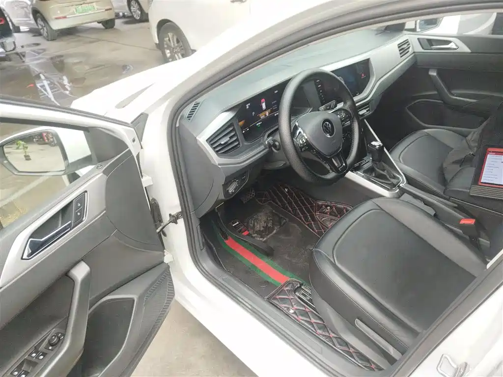 Polo 2023 facelift Plus 1.5L automatic indulgence version купить на сайте DeffCars
