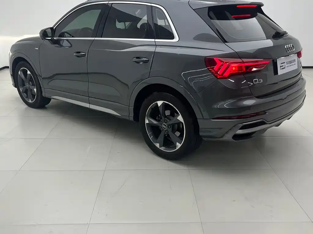 Audi Q3 2022 35 TFSI Fashionable and Dynamic купить на сайте DeffCars