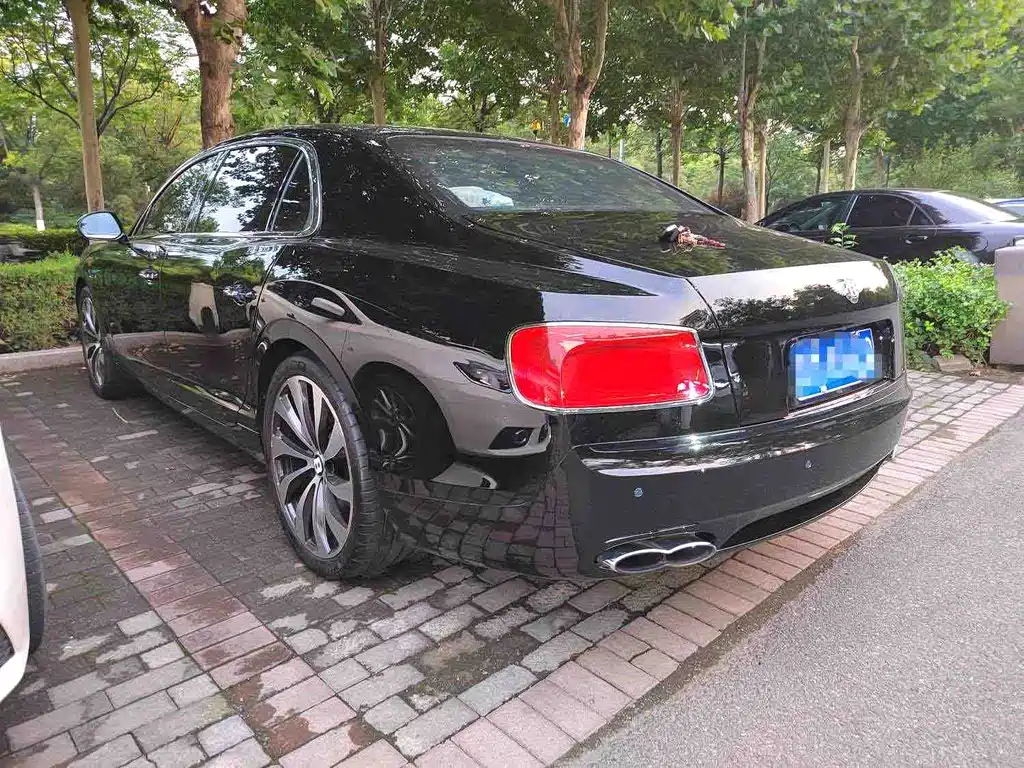 Flying Spur 2014 4.0T V8 Premium Edition купить на сайте DeffCars