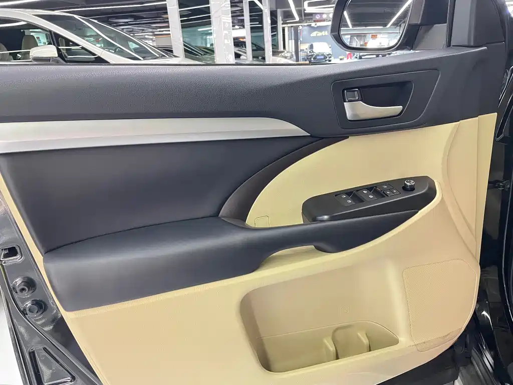 Highlander 2018 2.0T four-wheel drive elite version, 7 seats, National VI купить на сайте DeffCars