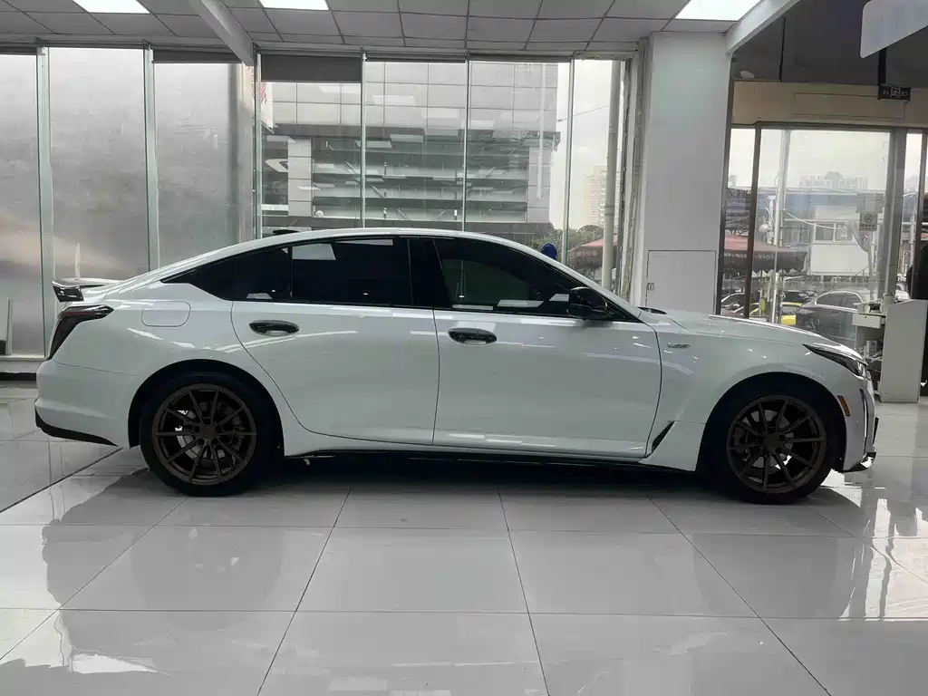 Cadillac CT5 2022 28T luxury model купить на сайте DeffCars