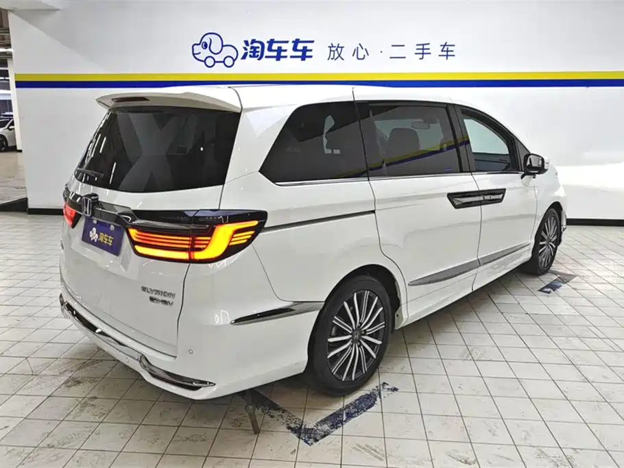 Alison 2022 2.0L e:HEV Luxury First Edition купить на сайте DeffCars