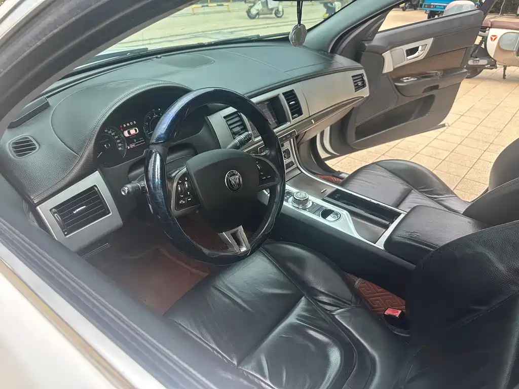 Jaguar XF 2013 XF 3.0 SC Deluxe Edition купить на сайте DeffCars