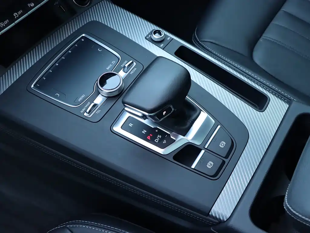 Audi Q5L 2020 45 TFSI exclusive fashion model купить на сайте DeffCars