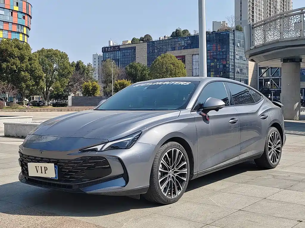 MG7 2023 2.0T Automatic Beauty Hunting Exclusive Edition купить на сайте DeffCars