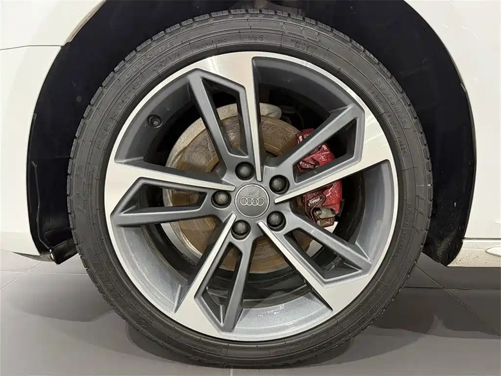Audi A4L 2019 40 TFSI Enterprising Country V купить на сайте DeffCars