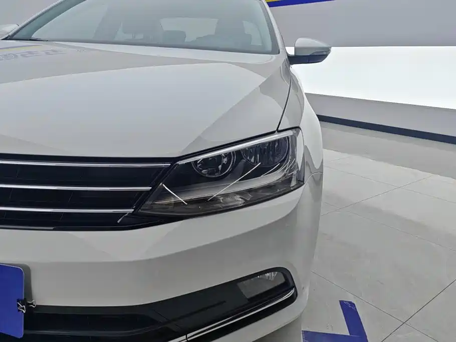 Sagitar 2017 230TSI manual comfort model купить на сайте DeffCars