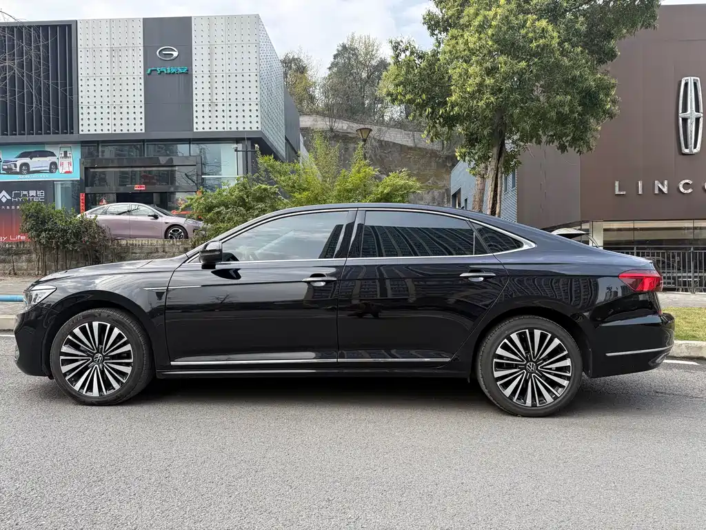Passat 2020 330TSI Deluxe Edition National VI купить на сайте DeffCars