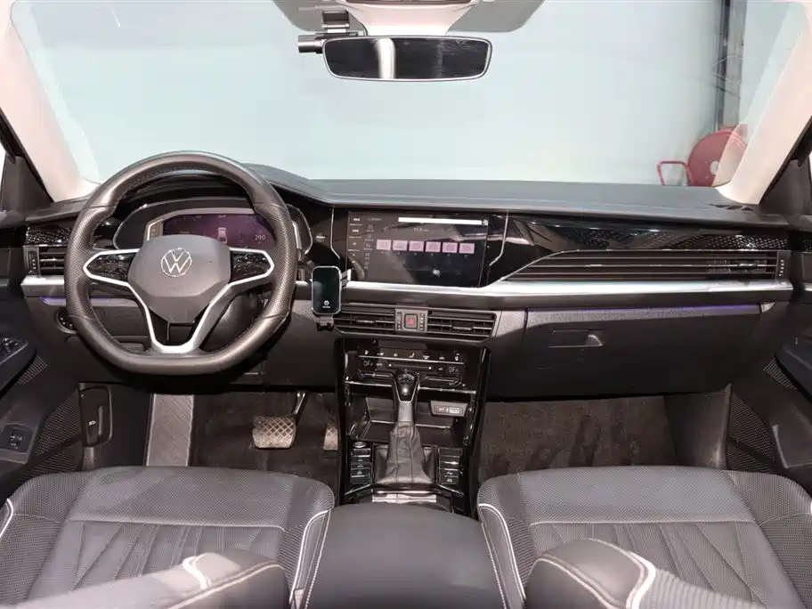 Passat 2023 facelift 330TSI luxury version купить на сайте DeffCars