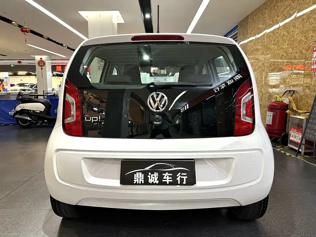 Volkswagen up! 2015 1.0L move up! купить на сайте DeffCars