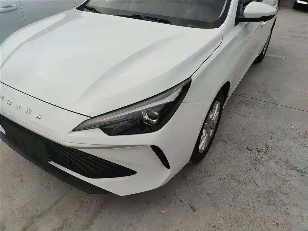 Roewe i5 2026 1.5L CVT Deluxe Edition купить на сайте DeffCars