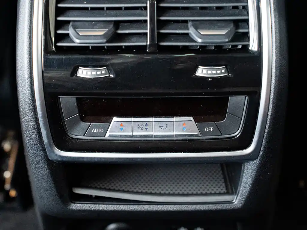 BMW X7 2020 xDrive40i Leading Luxury Package купить на сайте DeffCars