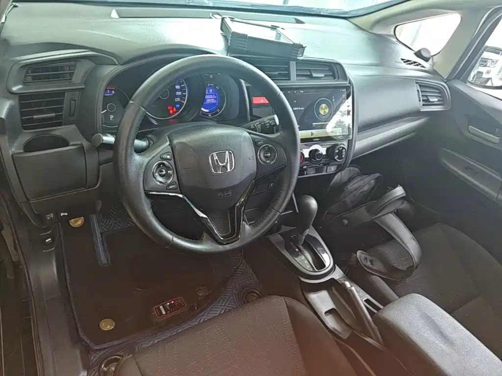 Fit 2016 1.5L LXS CVT Comfort Sunroof Edition купить на сайте DeffCars