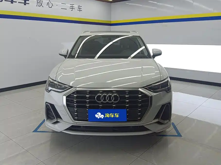 Audi Q3 2019 40 TFSI Fashionable and Dynamic купить на сайте DeffCars