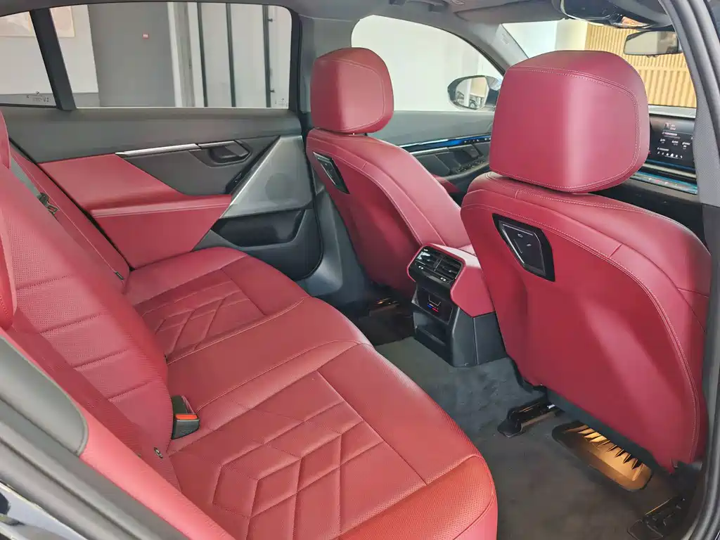 BMW i5 2025 eDrive 35L M Sports Package купить на сайте DeffCars
